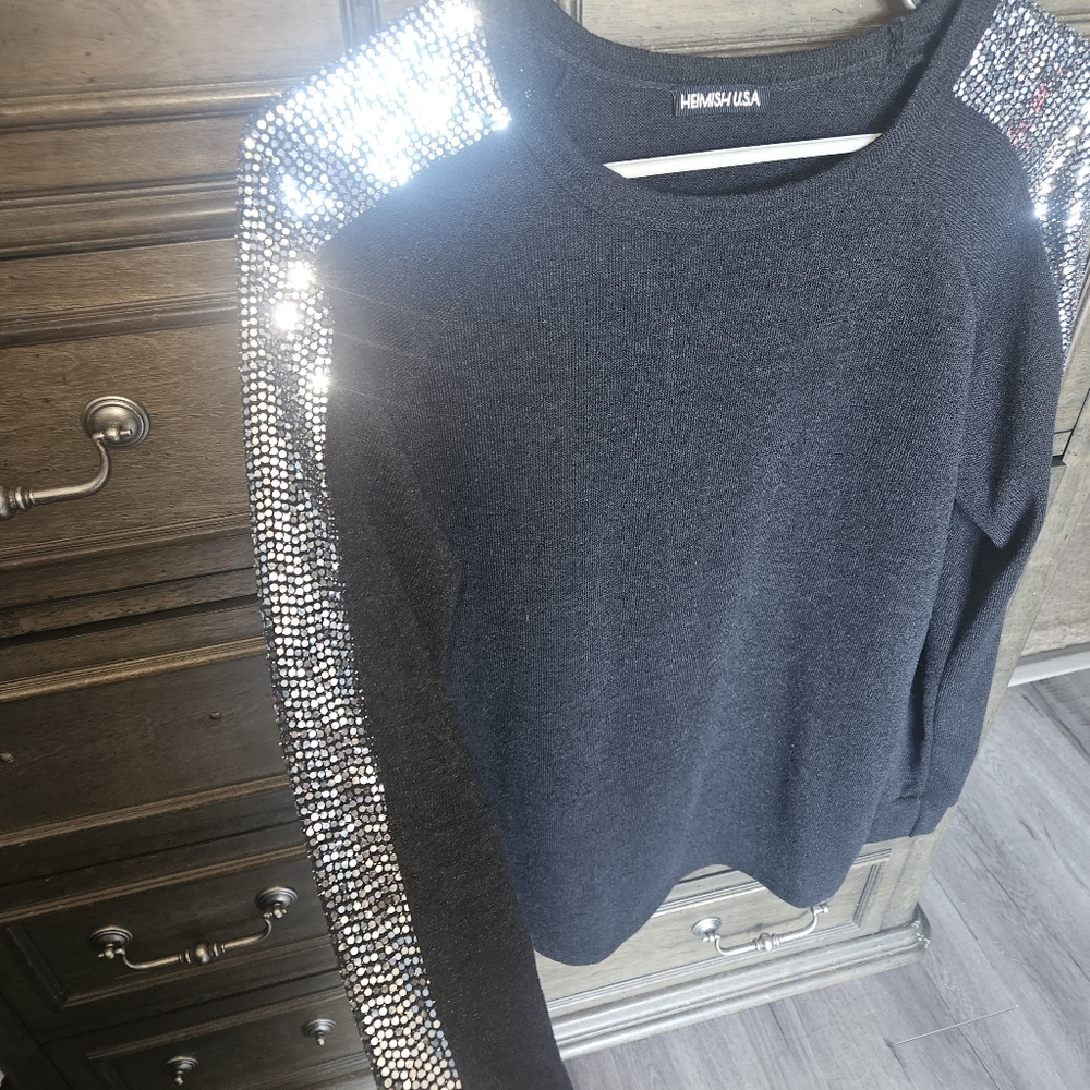 Clothes - Picture 9 of 16